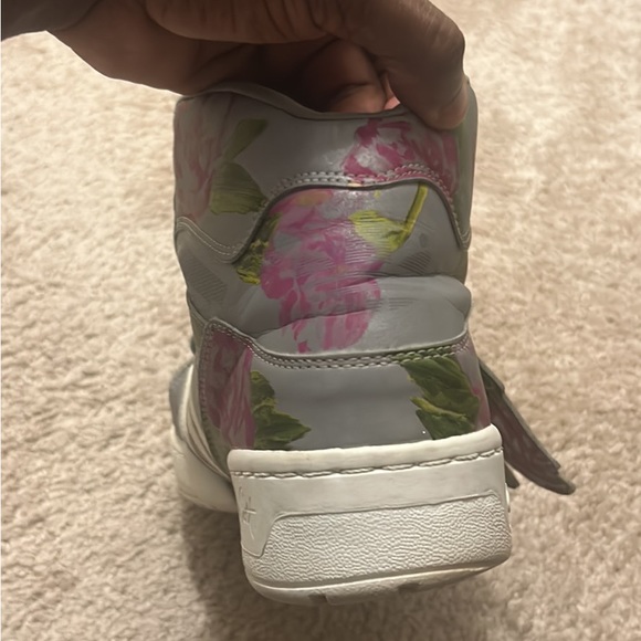 Jeremy scott adidas size 11 - Picture 4 of 5